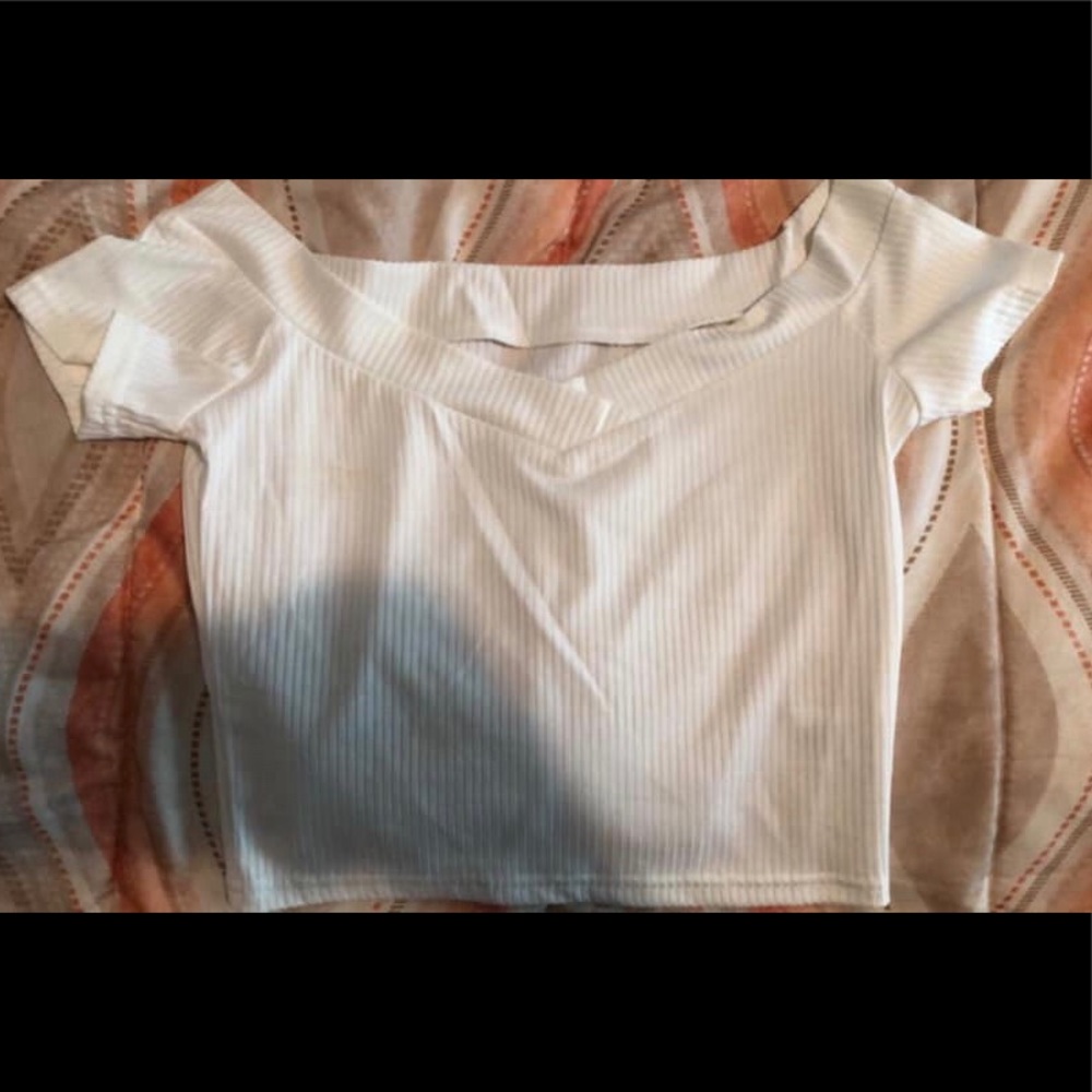 SHEIN vneck crop top